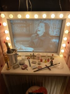 Toaletka GLAMOUR z lustrem